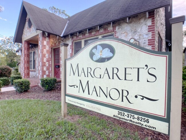 Primary Photo - Margaret's Manor - 2 Bedroom, 1 Bathroom in Sorority Row