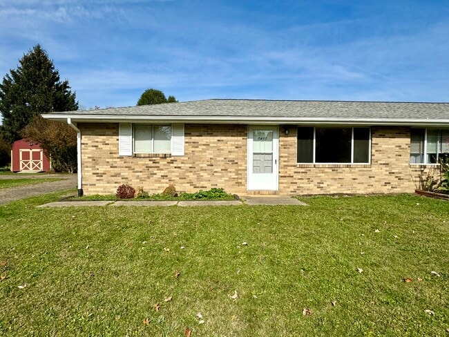 Building Photo - 7417 Rob St NW