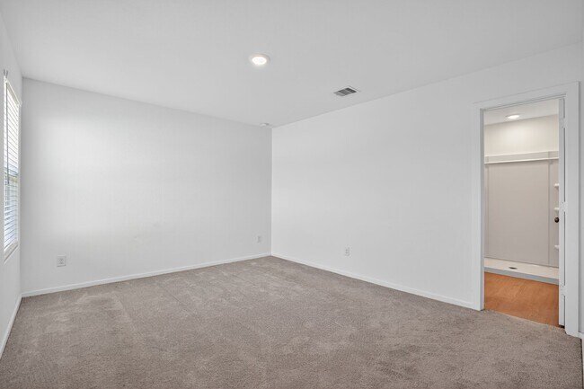 Building Photo - 21255 Fieni Dr