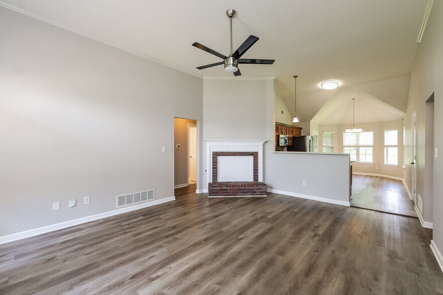 Building Photo - 2458 Kindlewood Dr