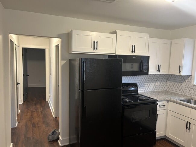 Building Photo - 2936 42nd Ave N