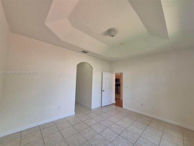 Building Photo - 5033 SW 134th Ave