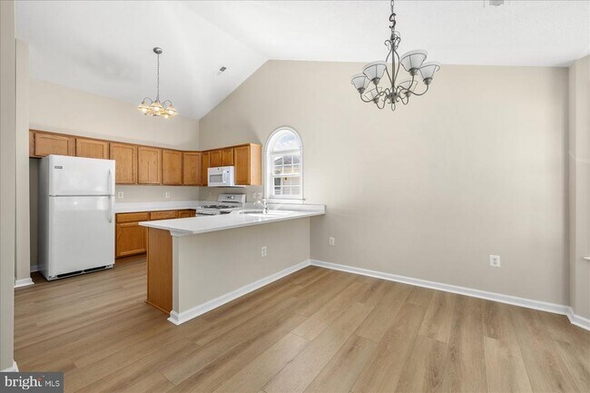 Building Photo - 5703 Halifax Ct