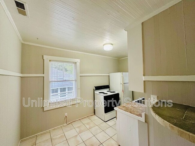 Building Photo - 1722 1/2 Orange Street