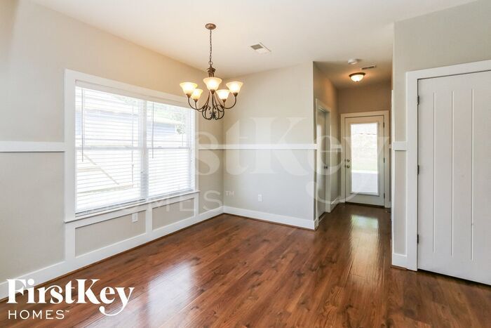 Building Photo - 5541 Timber Leaf Trail
