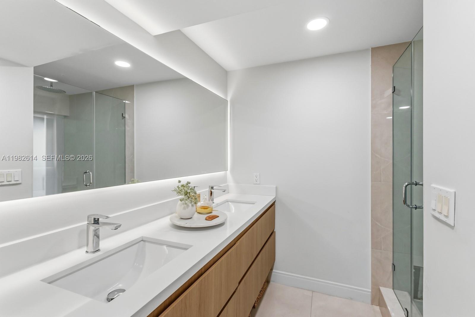 Building Photo - 2400 Brickell Ave