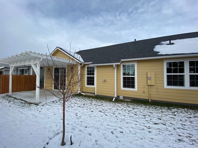 Building Photo - Beautiful 3-Bed, 2-Bath Home in The Arbors...