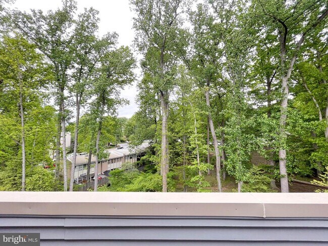 Building Photo - 4480 Commons Dr