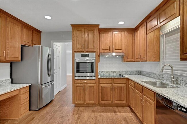 Building Photo - 5223 Davantry Dr