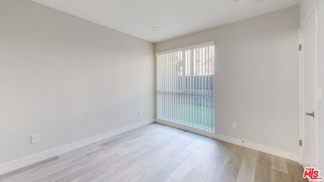 Building Photo - 307 Rosemont Ave