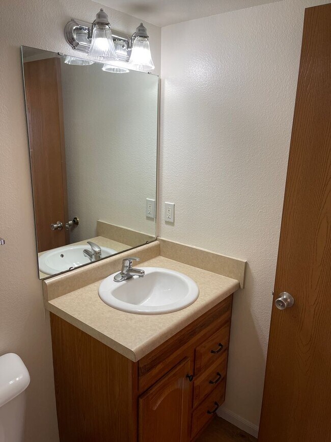 Building Photo - 16830 Huntington Ln