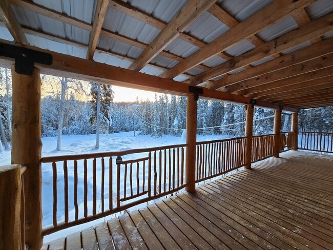 Building Photo - Secluded 2 Bed, 1 Bath Home in the hills!