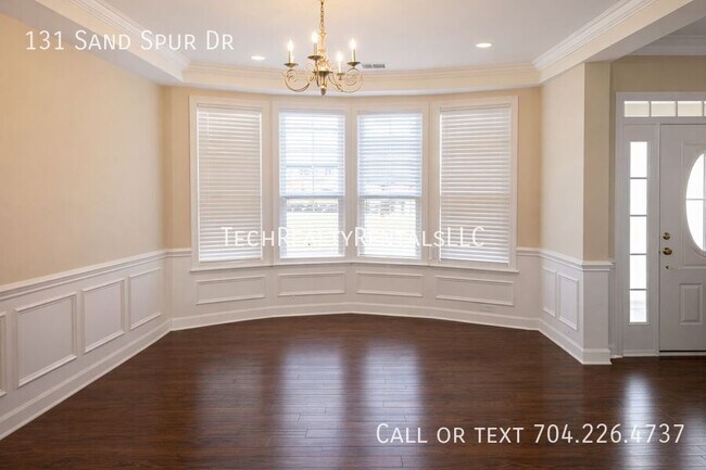 Building Photo - 131 Sand Spur Dr