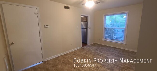 Building Photo - Renovated 5BD: Open floor plan - BLOCKS FR...