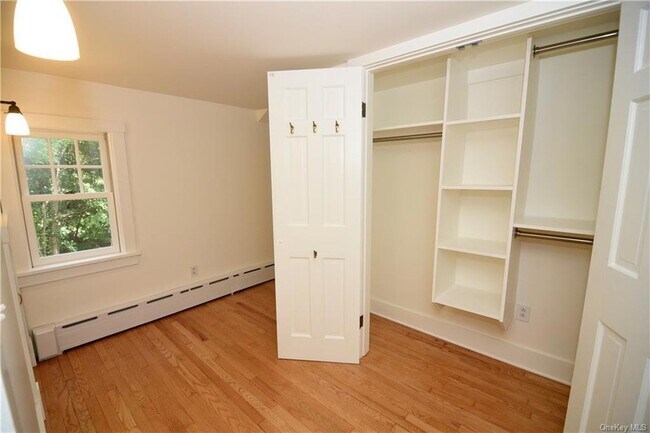 Building Photo - 5 Brevoort Rd