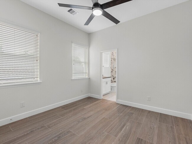 Building Photo - 603 N Milby St