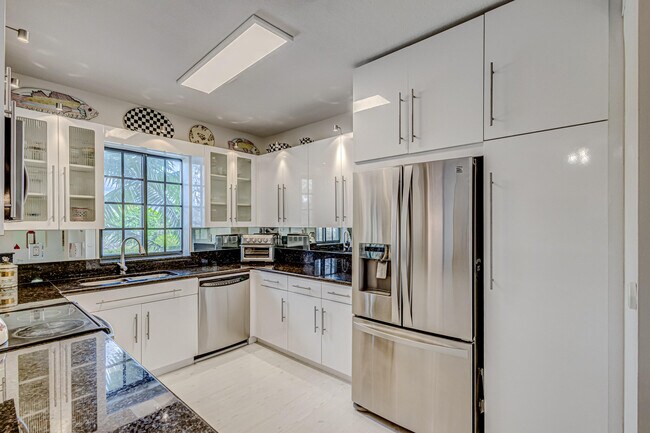 Building Photo - 4801 PGA Boulevard