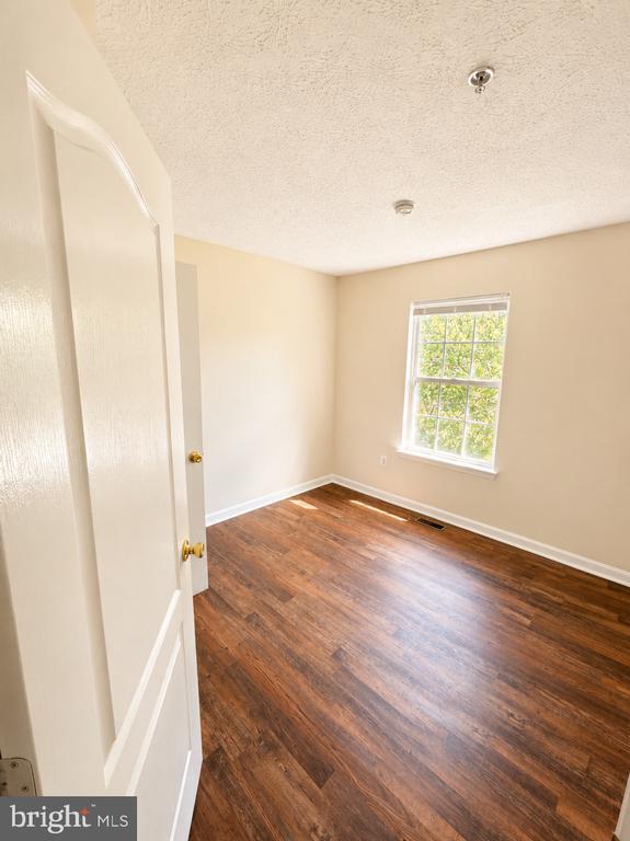 Building Photo - 16417 Eves Ct