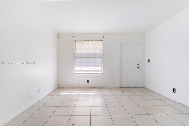 Building Photo - 415 NW 60th Way