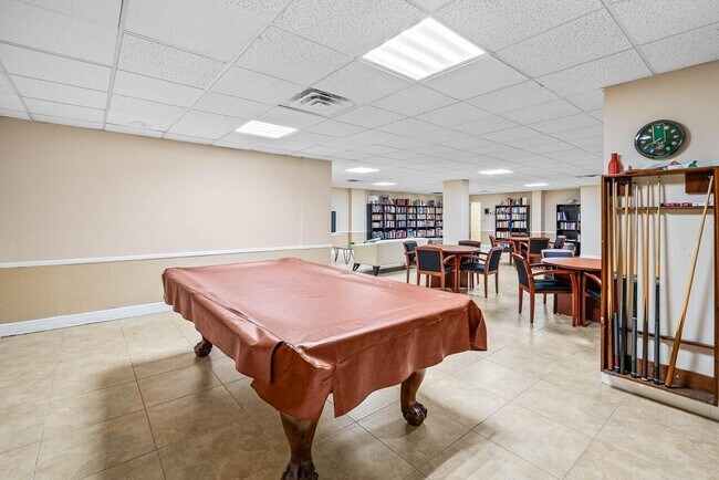 Building Photo - 3460 S Ocean Blvd