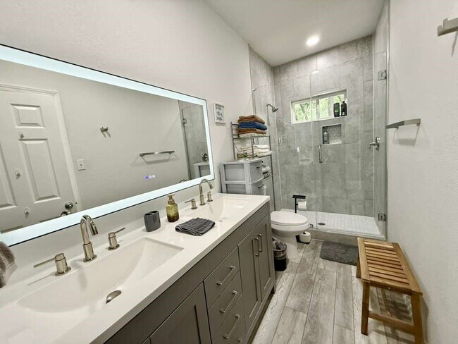 Building Photo - 65 S Hidden View Cir