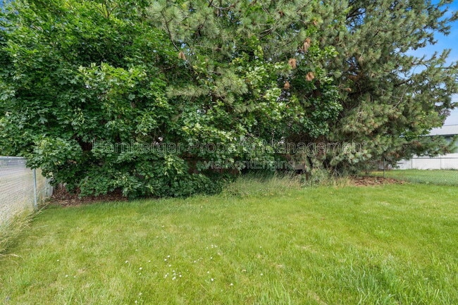 Building Photo - 3816 S Bowdish Rd