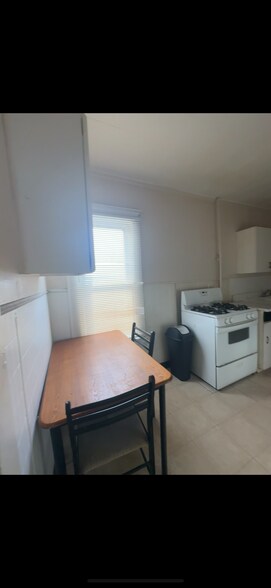 Building Photo - 375 West Ave