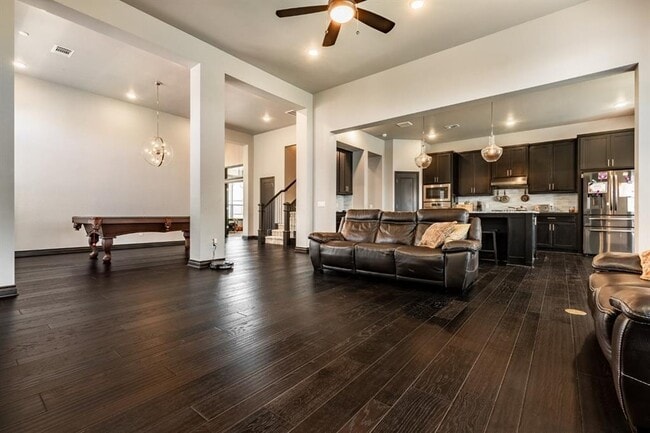 Building Photo - 210 Sonora Ln