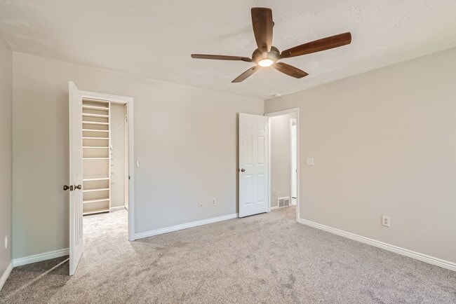 Building Photo - Stunning Home by Arapahoe Lake