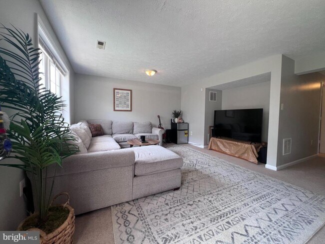 Building Photo - 13593 Gelding Pl