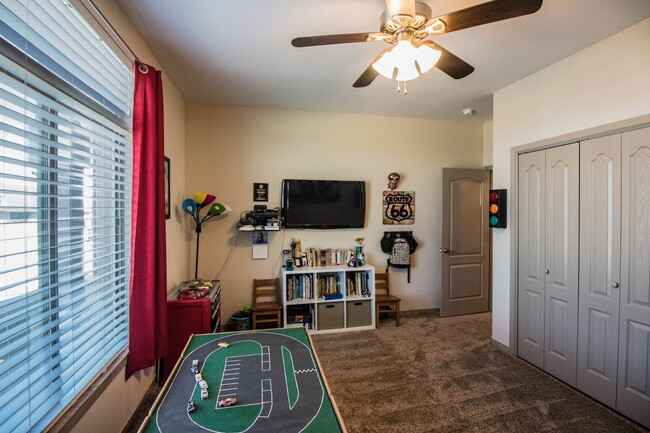Building Photo - Spacious, Charming Home