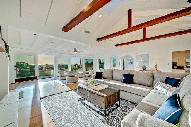 Building Photo - 1185 Tamarack Ave