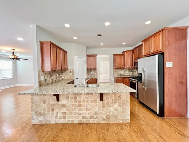 Building Photo - 3080 Whitfield Ave