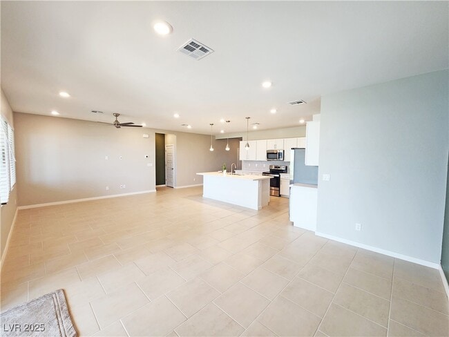 Building Photo - 4096 E Cactus Cyn Dr