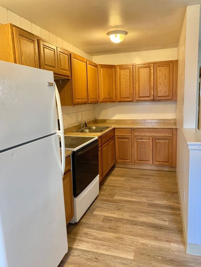 Building Photo - 1/2 Off First Month! Ground-Floor 1-Bedroom Near City Park