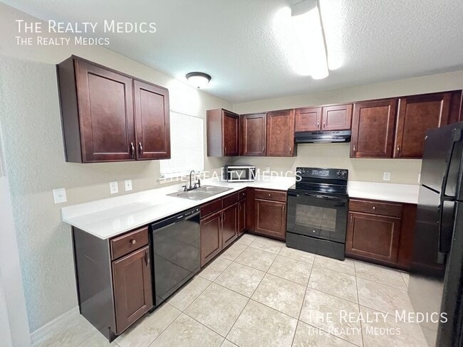 Building Photo - 2427 SW 168th Loop