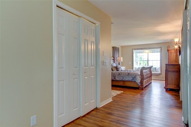 Building Photo - 1205 N Bayshore Dr