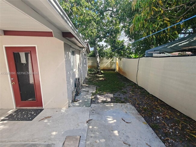 Building Photo - 801 N 70th Ave