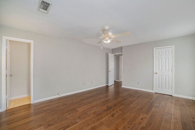 Building Photo - Nestled in the heart of Southlake, this beautifully maintained 4-bedroom, 3-bath single-family ho...