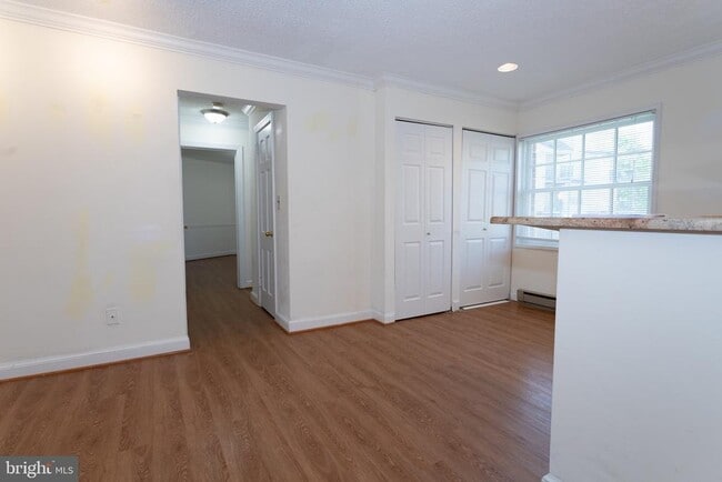 Building Photo - 1612 W Abingdon Dr