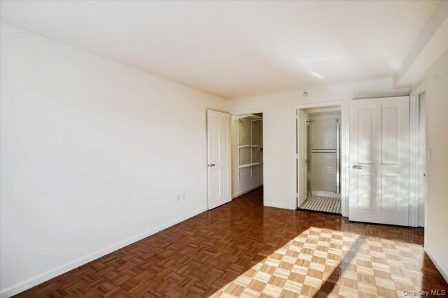 Building Photo - 300 W 135th St