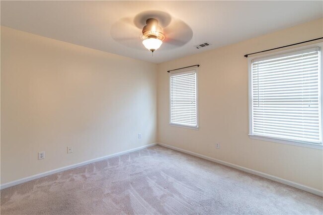 Building Photo - 651 Briarleigh Way