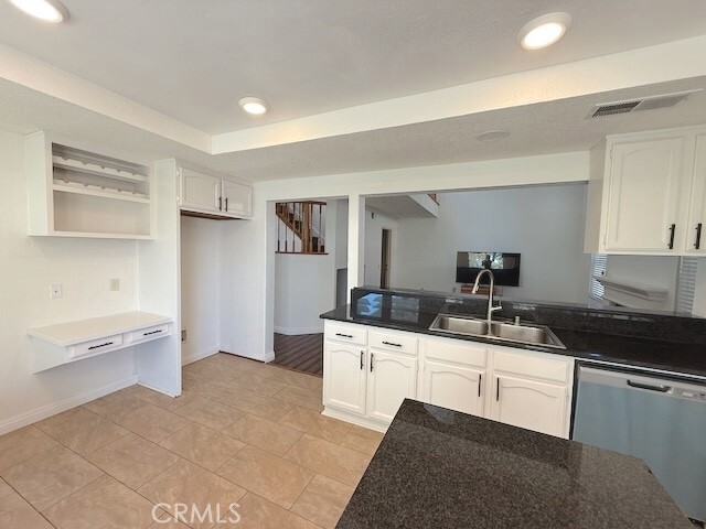 Building Photo - 2985 Amber Dr
