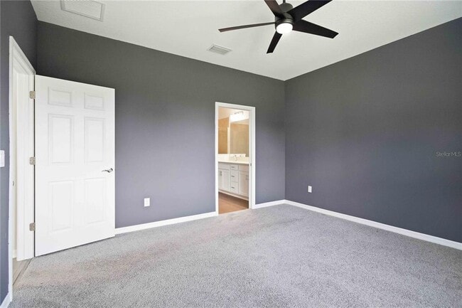 Building Photo - 5918 Fiore Dr