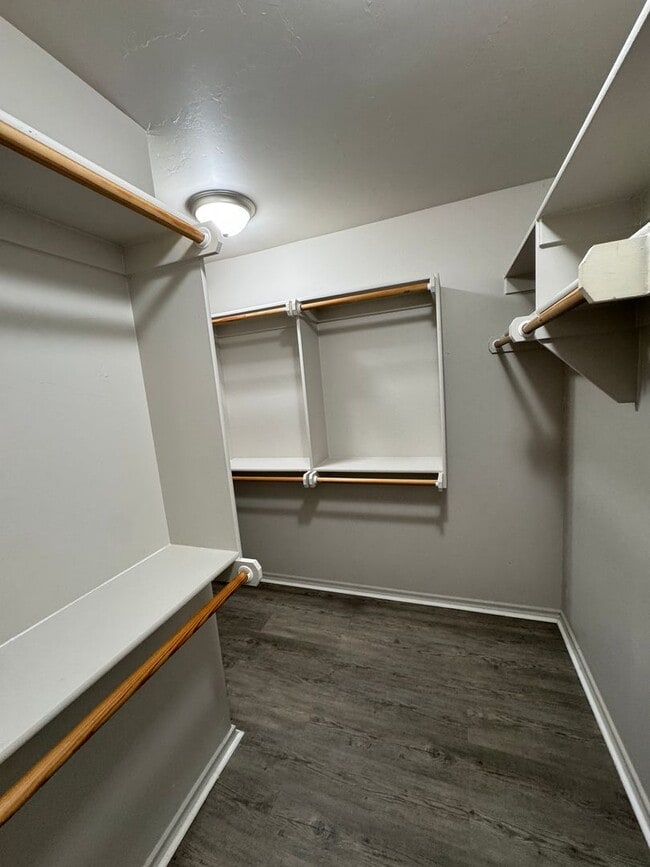 Building Photo - Charming 3 bedroom home with storm shelter in Norman! No carpet and a large pantry!