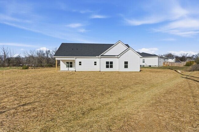 Building Photo - Brand New Home in Old Hickory - Golf Course Views - Pet Friendly