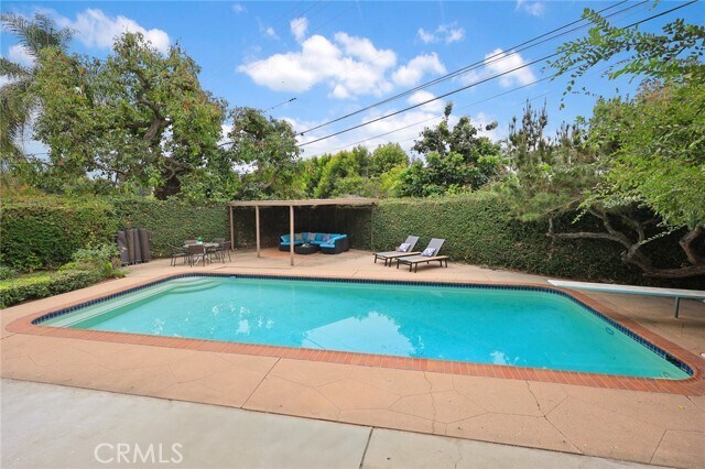 Building Photo - 1647 N Santa Anita Ave