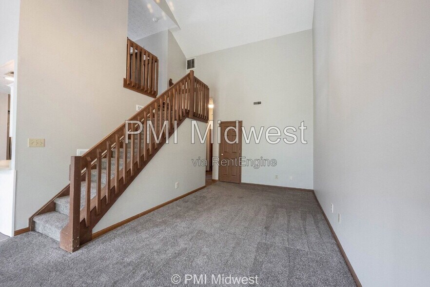 Building Photo - 1092 Cobra Dr