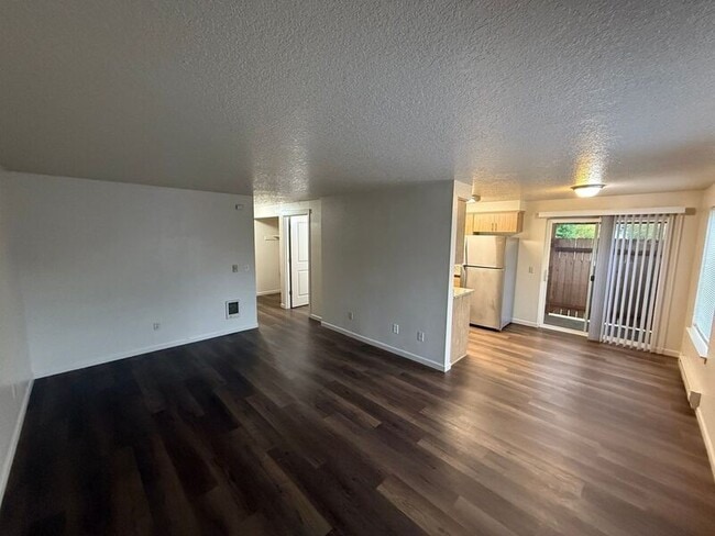 Building Photo - 1019 Boedies Dr