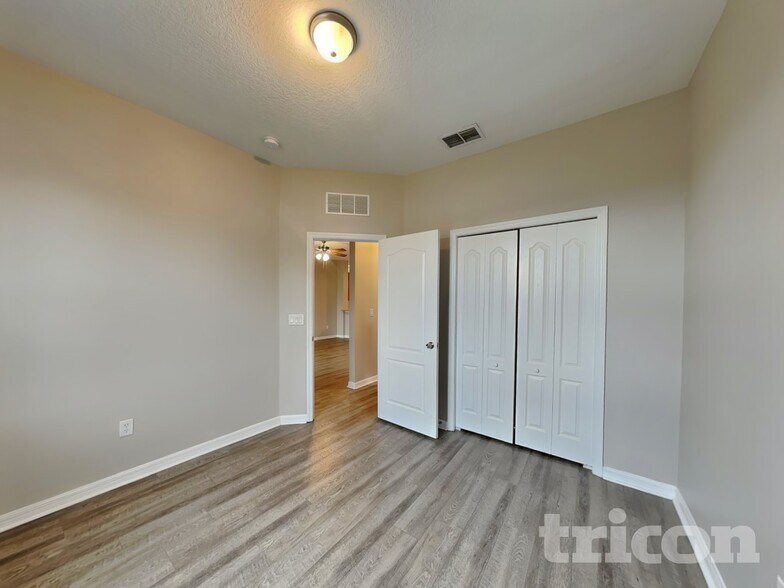 Building Photo - 221 Fern Gulley Dr
